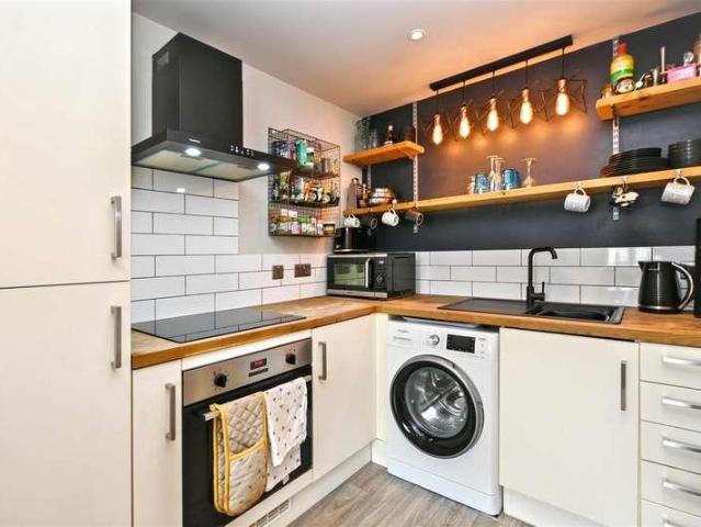 Flat for sale in Roselands, Eastbourne