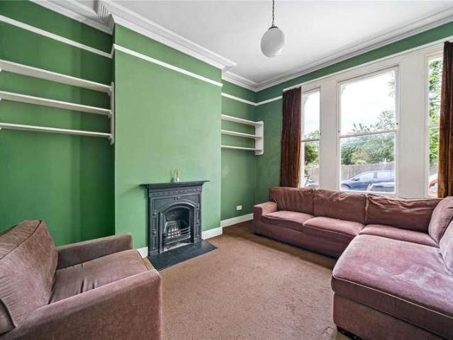 Flat for sale in West Norwood, Greater London