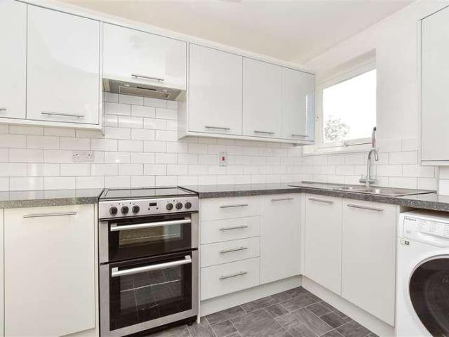 Flat for sale in Pachesham Park, Surrey