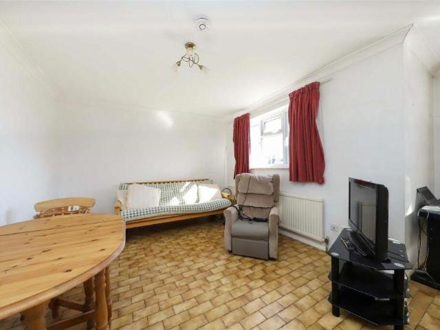 Flat for sale in Cowley, Greater London