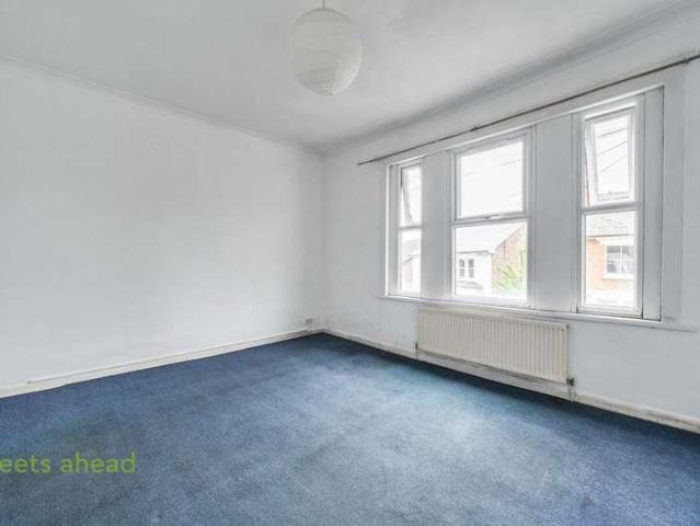 Flat for sale in London Borough of Croydon, Upper Norwood