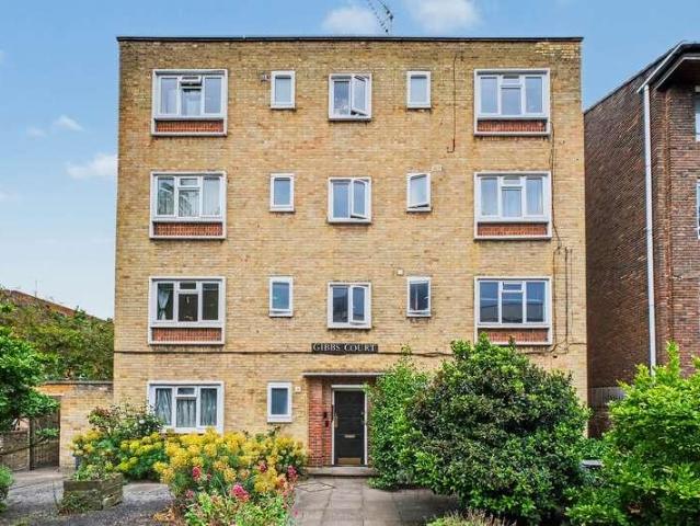 Flat for sale in Finsbury Park, Greater London