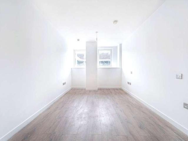 Flat for sale in Greater London