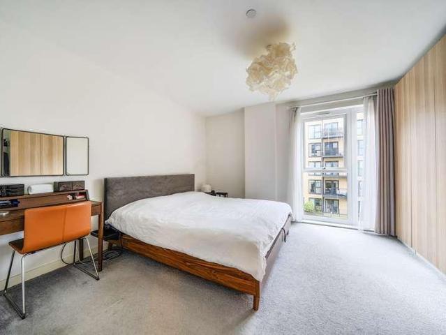 Flat for sale in Kingsbury, Greater London