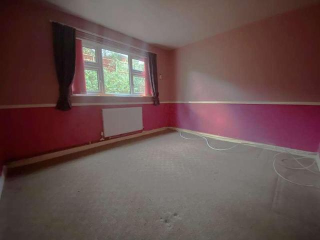 Flat for sale in Shaw and Crompton, Pendock