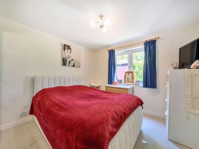 Flat for sale in Northwood, Greater London