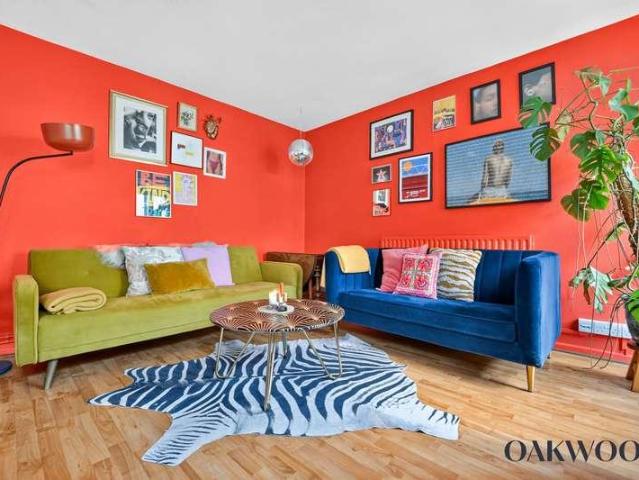 Flat for sale in Upper Clapton, Greater London