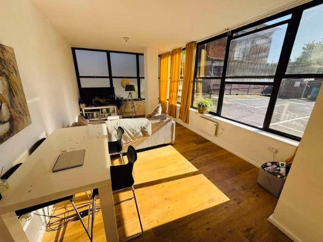 Flat for sale in Greater London