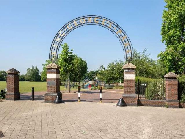 Flat for sale in Wandsworth, Greater London