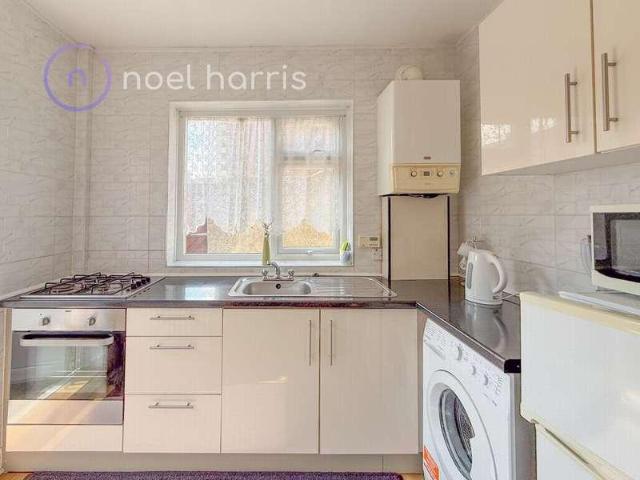 Flat for sale in Heaton, Tyne And Wear