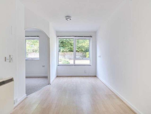 Flat for sale in Feckenham, City Of Bristol