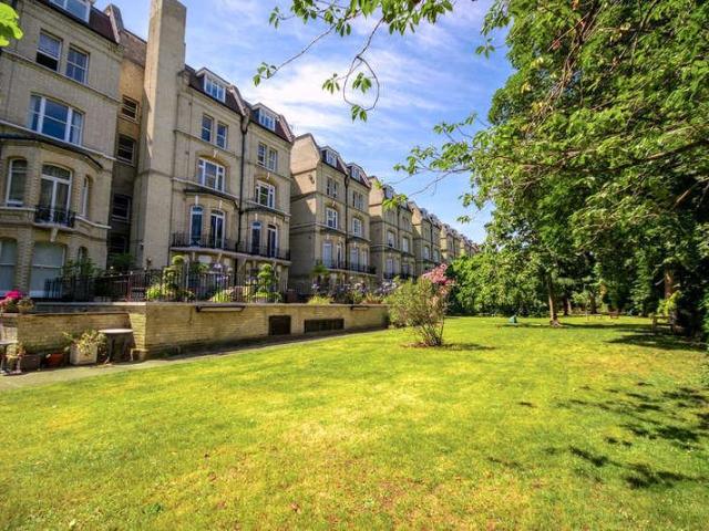 Flat for sale in Royal Borough of Kensington and Chelsea, Greater London