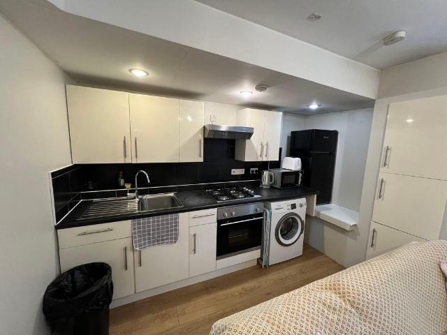 Flat for sale in Homerton, Greater London