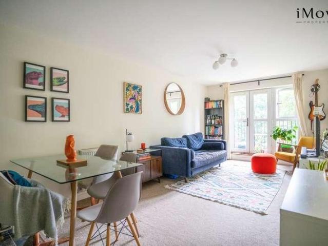 Flat for sale in Crystal Palace, Greater London
