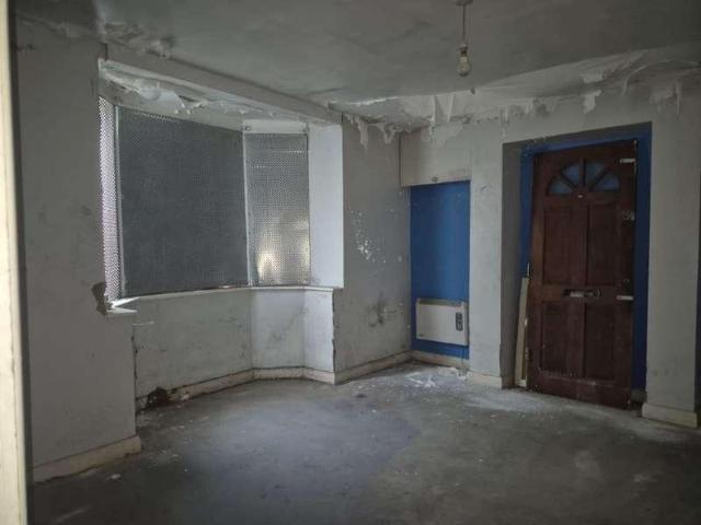 Flat for sale in Oxenden, The Bridge
