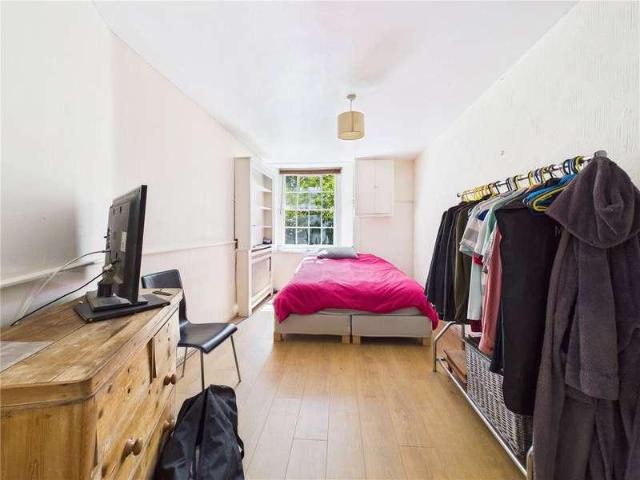 Flat for sale in Watergate, Devon