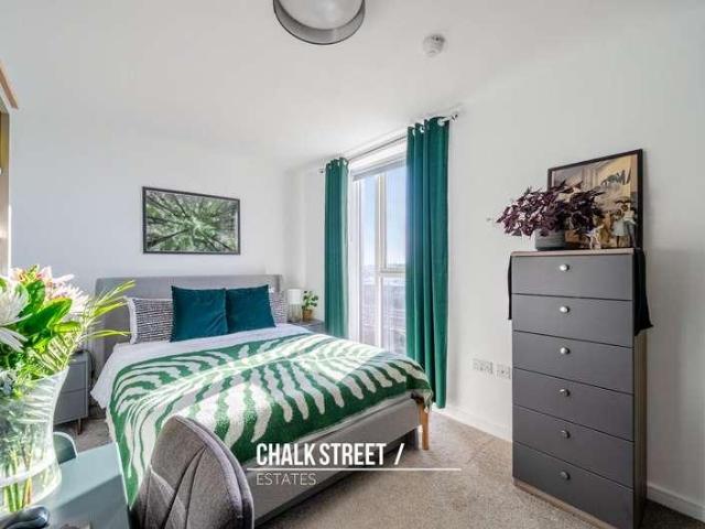 Flat for sale in Greater London