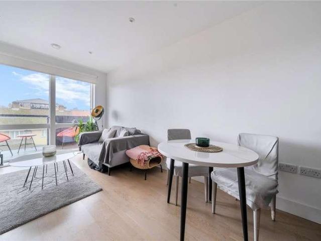 Flat for sale in Ratcliffe, Limehouse