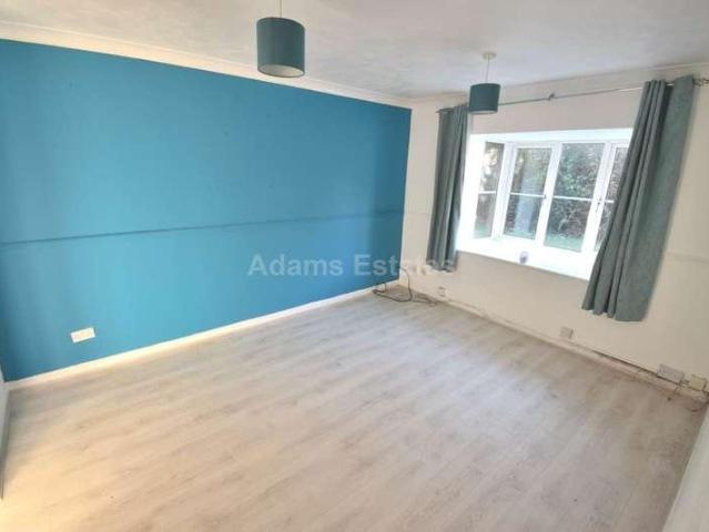 Flat for sale in Reading