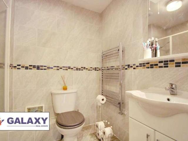 Flat for sale in West Bedfont, Lower Halliford