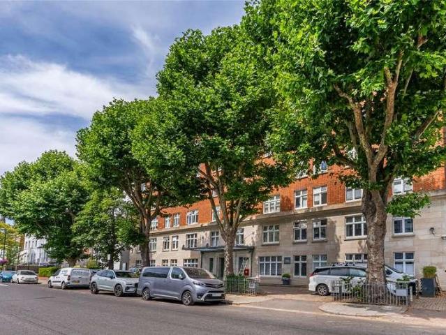 Flat for sale in St. John's Wood, Greater London