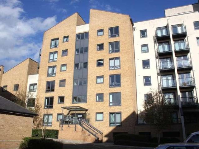 Flat for sale in Horsell, Woking