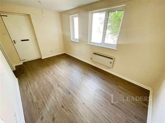 Flat for sale in Primsland, Crookhill