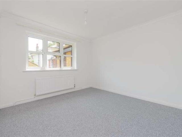 Flat for sale in The Butts, Kent