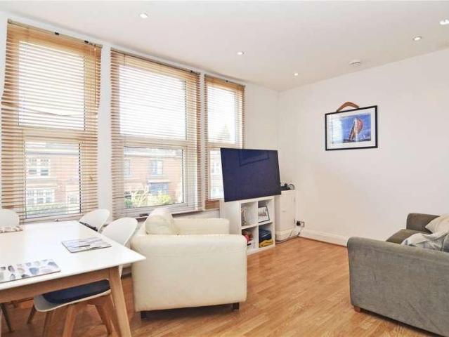 Flat for sale in Ham, Greater London