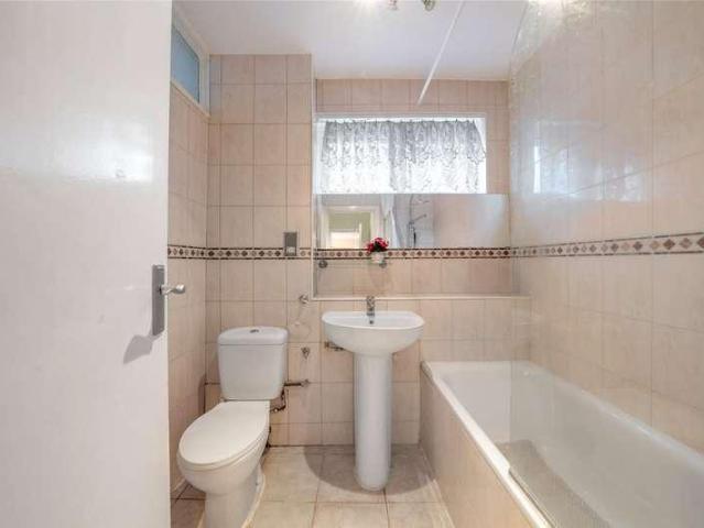 Flat for sale in St. John's Wood, Greater London