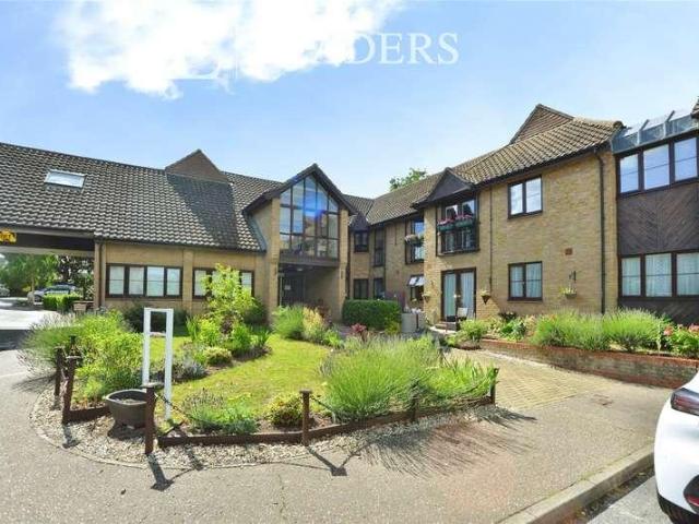 Flat for sale in Chelmsford, Essex