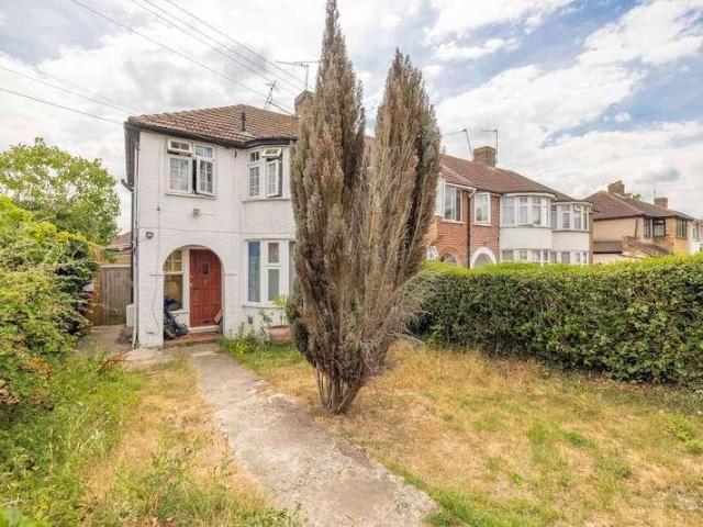 Flat for sale in Slough