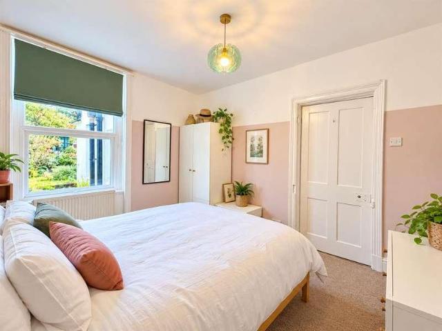 Flat for sale in Hanover & Queen's Park, Brighton