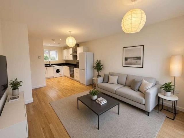 Flat for sale in Borehamwood, Hertsmere