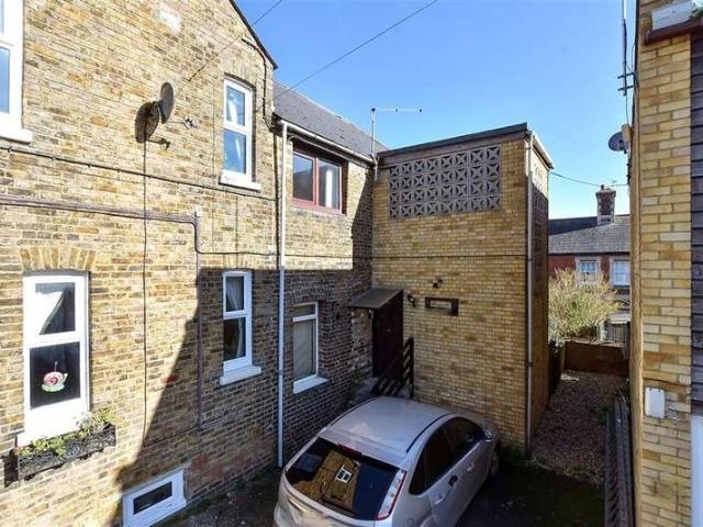 Flat for sale in East Cliff, Acol