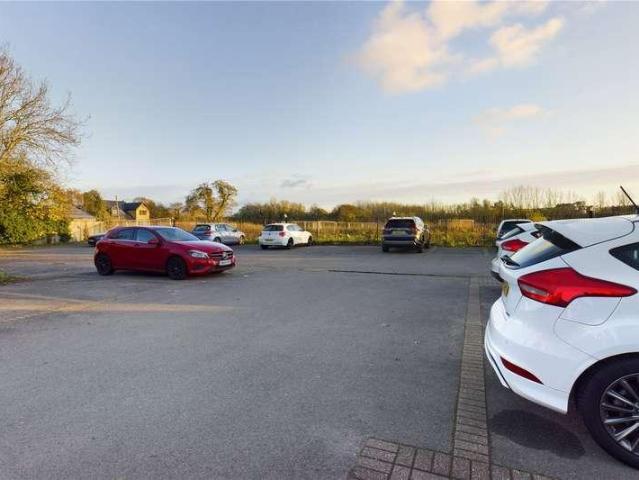 Flat for sale in Theale, West Berkshire