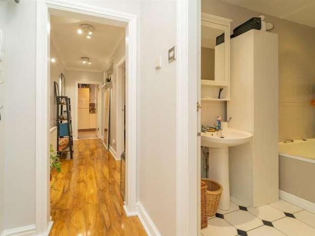 Flat for sale in Georgia, Greater Manchester