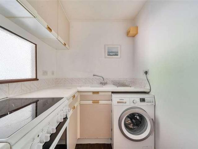 Flat for sale in Norbiton, Greater London