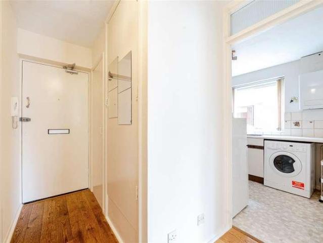 Flat for sale in Beckenham, Shortlands