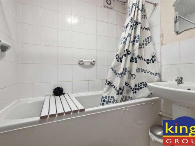 Flat for sale in Lower Edmonton, Edmonton
