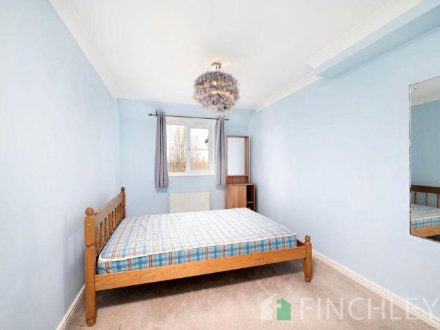 Flat for sale in Colindale, Greater London