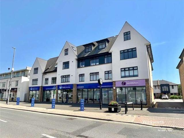 Flat for sale in Highcliffe