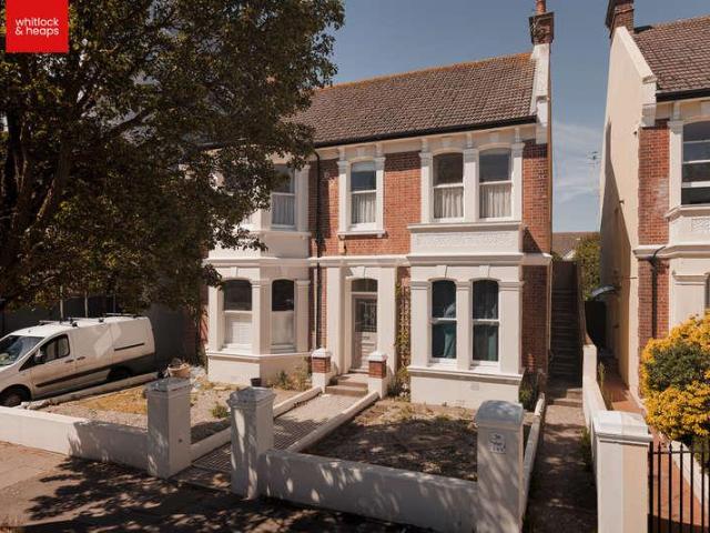 Flat for sale in Aldrington