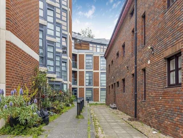 Flat for sale in Pimlico, Greater London