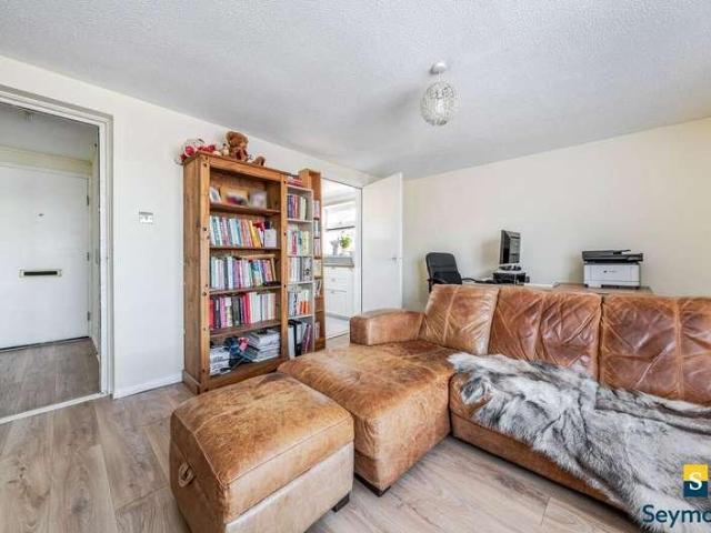 Flat for sale in Guildford Park, Westborough