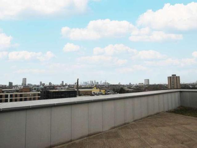 Flat for sale in Old Ford, Bow