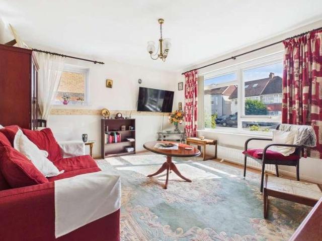 Flat for sale in Fishersgate, West Sussex