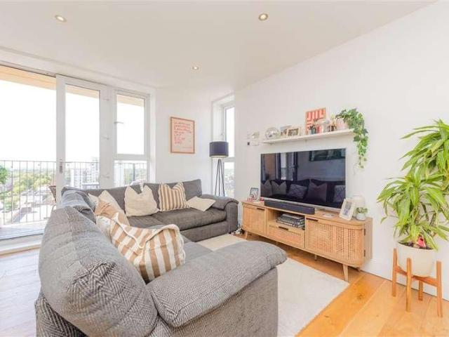 Flat for sale in Greater London