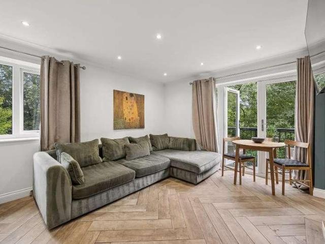 Flat for sale in Cheadle, Stockport