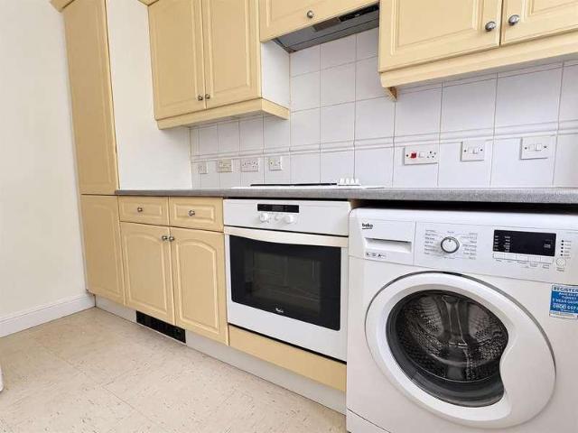 Flat for sale in Moulsham, Chelmsford